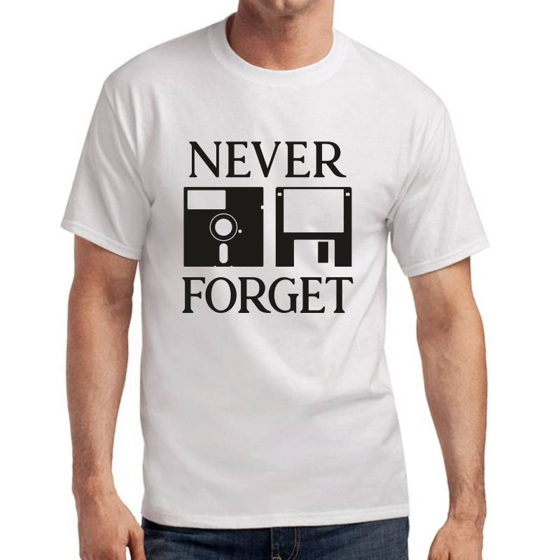 Never Forget Geek Gamer Nerd Retro Floppy Disk Diskette Oldschool Sprüche Spruch Comedy Spaß Lustig Party Arbeit Geschenkidee Fun T-Shirt von artSHIRT24