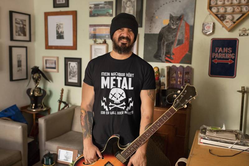 T-Shirt Mein Nachbar Hört Metal Ob Er Will Oder Nicht Hard Rock Heavy Festival Konzert Musik Totenkopf Laut Party Rocker Herren Unisex von artSHIRT24