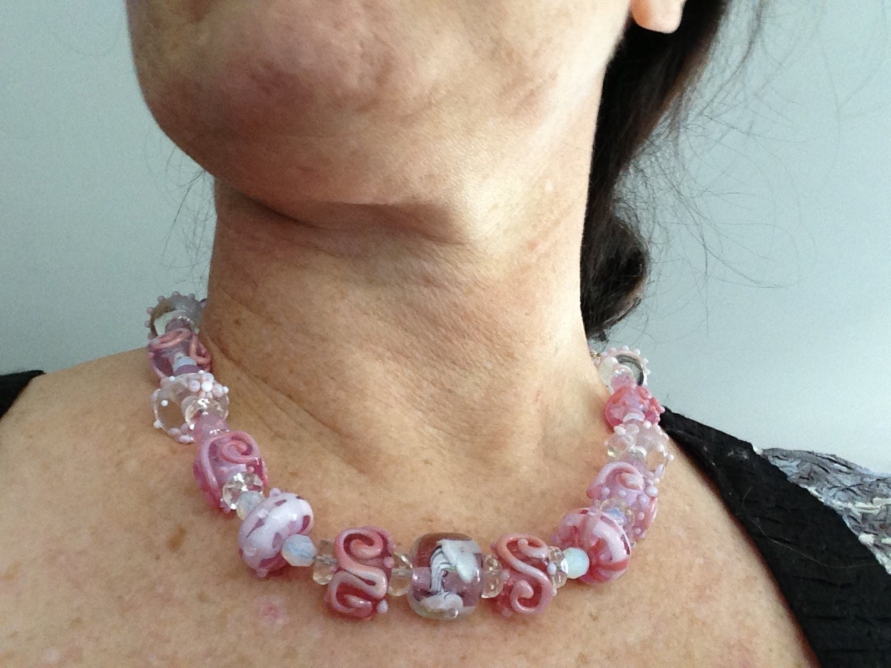 Himbeer-Sorbet Glasperle Halskette Himbeer-Sorbet Glasperle Halskette von artandsouldesigns