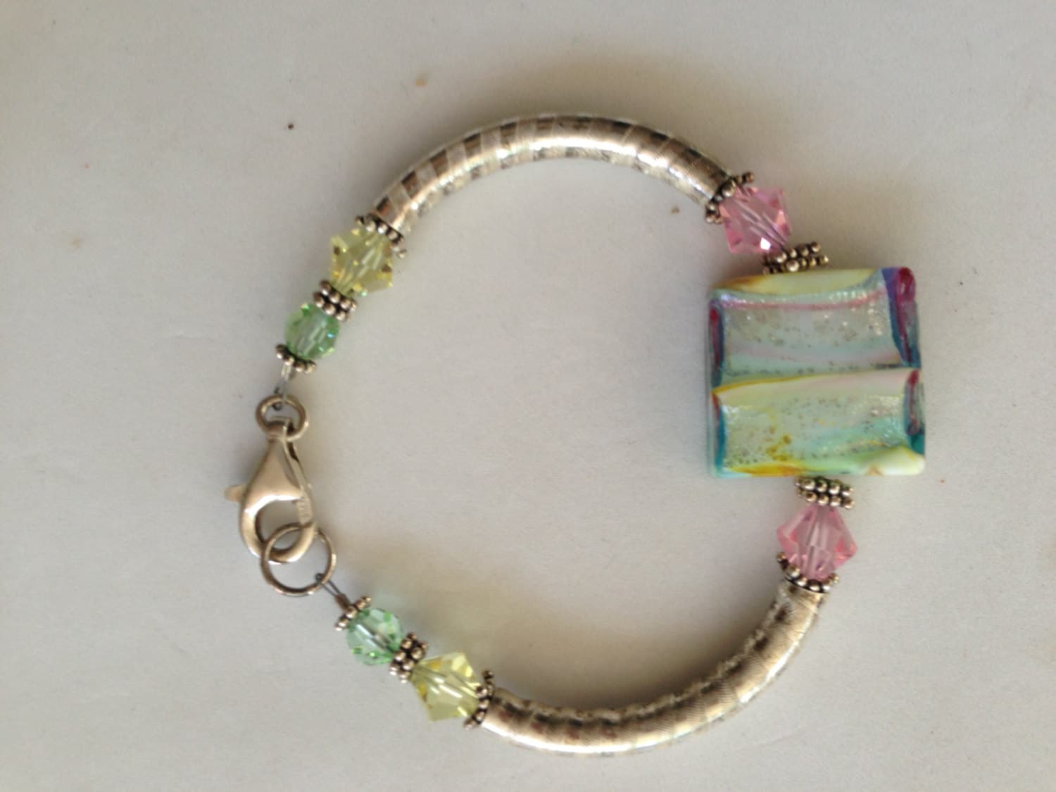 Sorbet Silber Geschwungene Bar Armband Sorbet Silber Geschwungene Bar Armband von artandsouldesigns