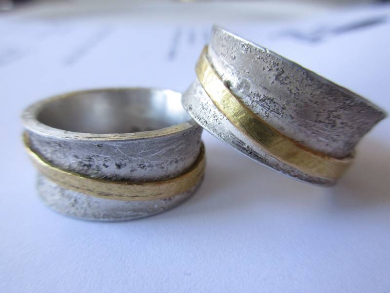 Ausgefallene Trauringe Strukturiert Silber Gold Konkav von artargentum