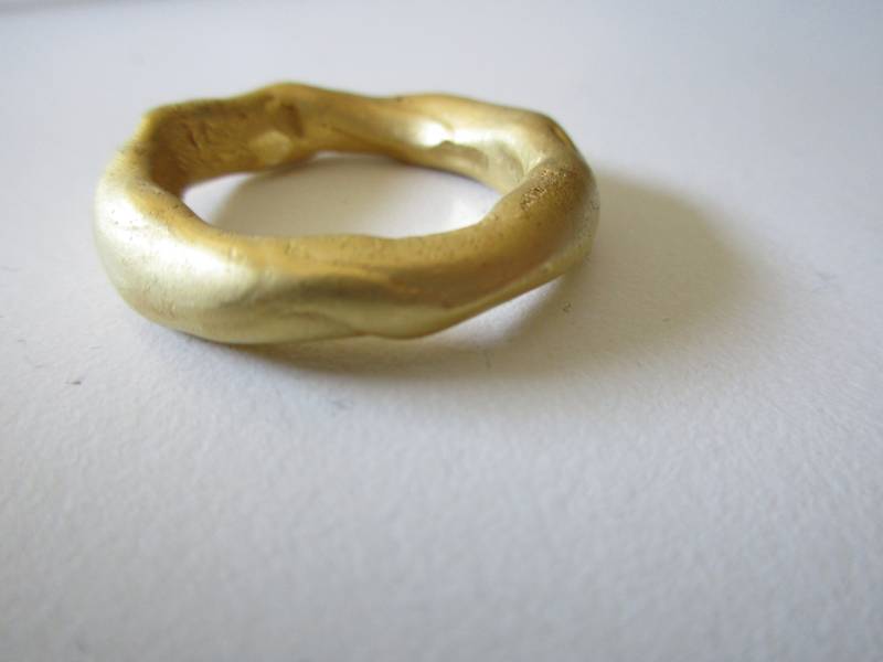 Ausgefallener Ring Gelbgold Organisch Unikat Unisex Individuell Wellenring von artargentum