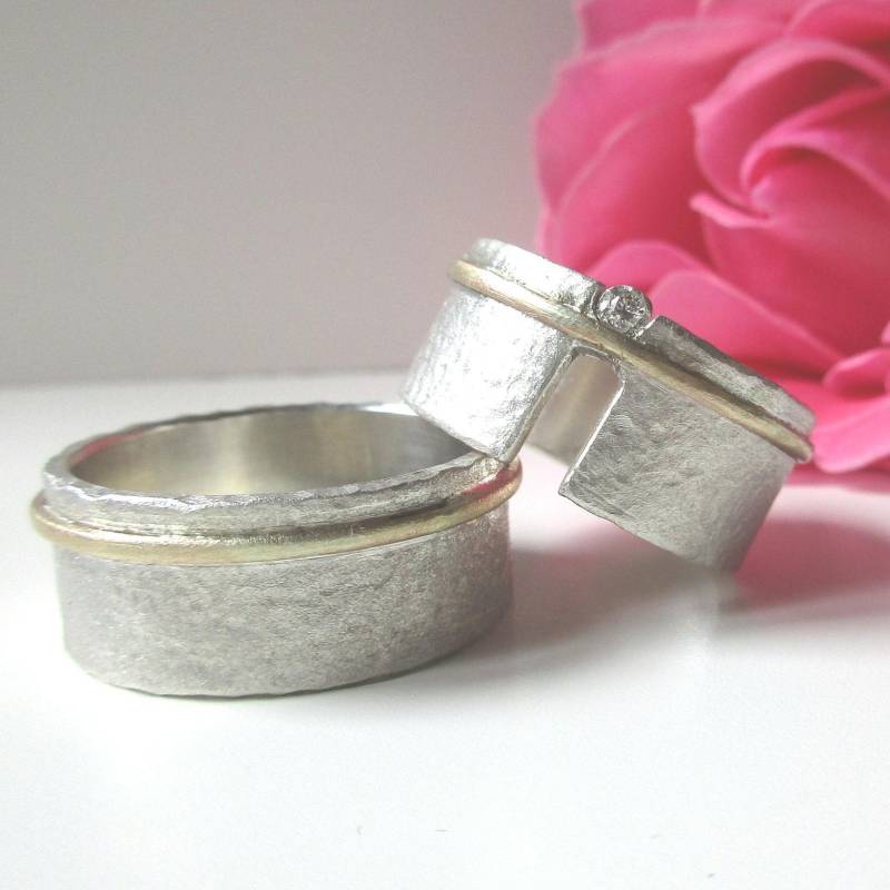 Breite Eheringe Trauringe Silber Gold Diamant Paarringe Bicolor Schlicht Ausgefallen Struktur von artargentum