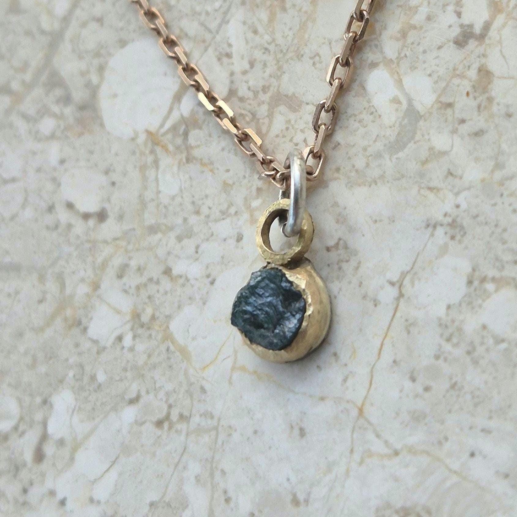 Kleiner Anhänger Rohdiamant Blau Grün Silber Gold Kette Zart Rustikal Handgefertigt Unikat von artargentum
