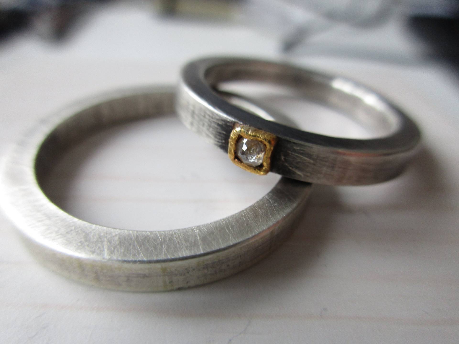 Ringpaar Schmal Schlicht Silber Gold Minimalistisch Rosenschliff Diamant Ringpaar Schmal Schlicht Silber Gold Minimalistisch Rosenschliff Diamant von artargentum