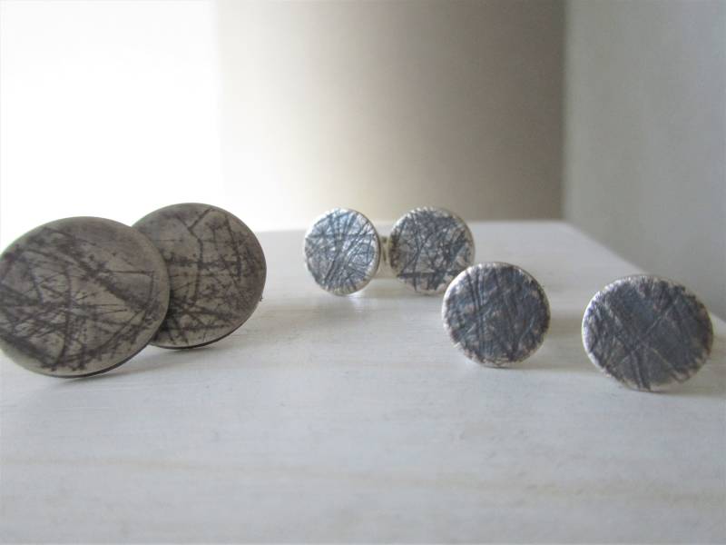 Runde Ohrstecker Scheibe Muster Struktur Silber Flach Schlicht von artargentum