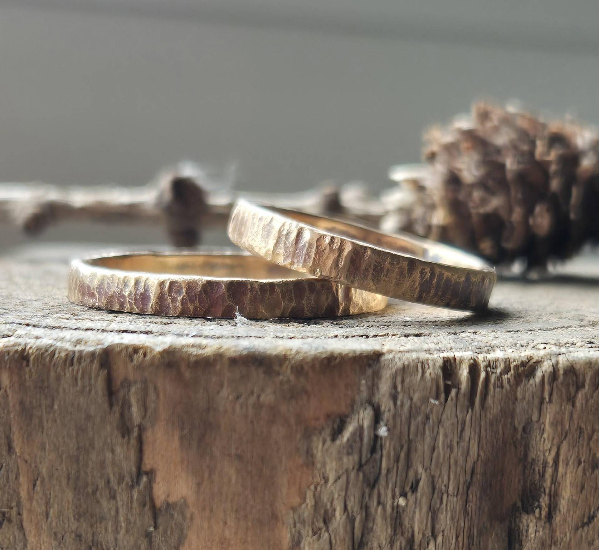 Schmale Ringe Rotgold Geschmiedet Trauringe Verlobungsring Zeitlos Schlicht Schmale Ringe Rotgold Geschmiedet Trauringe Verlobungsring Zeitlos Schlicht von artargentum