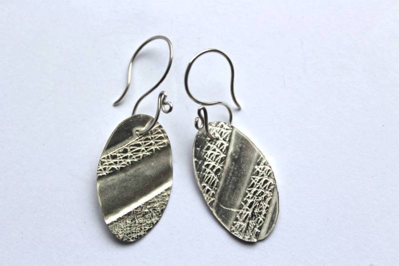Handgemachte Sterling Silber Oval Ohrringe Strukturierter Moderner Schmuck Handgemachte Sterling Silber Oval Ohrringe Strukturierter Moderner Schmuck von artigianajewellery