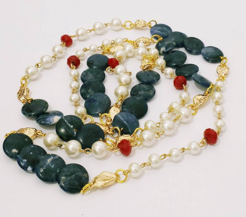 Halskette Mit Perlen, Kristallen Und Sodalith „Biaroblu" von artincartogioielli