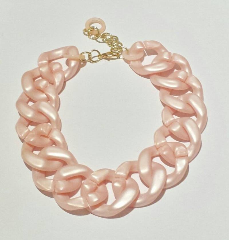 Kurze Halskette Aus Rosa Satinharz „Maglia Rosa" von artincartogioielli