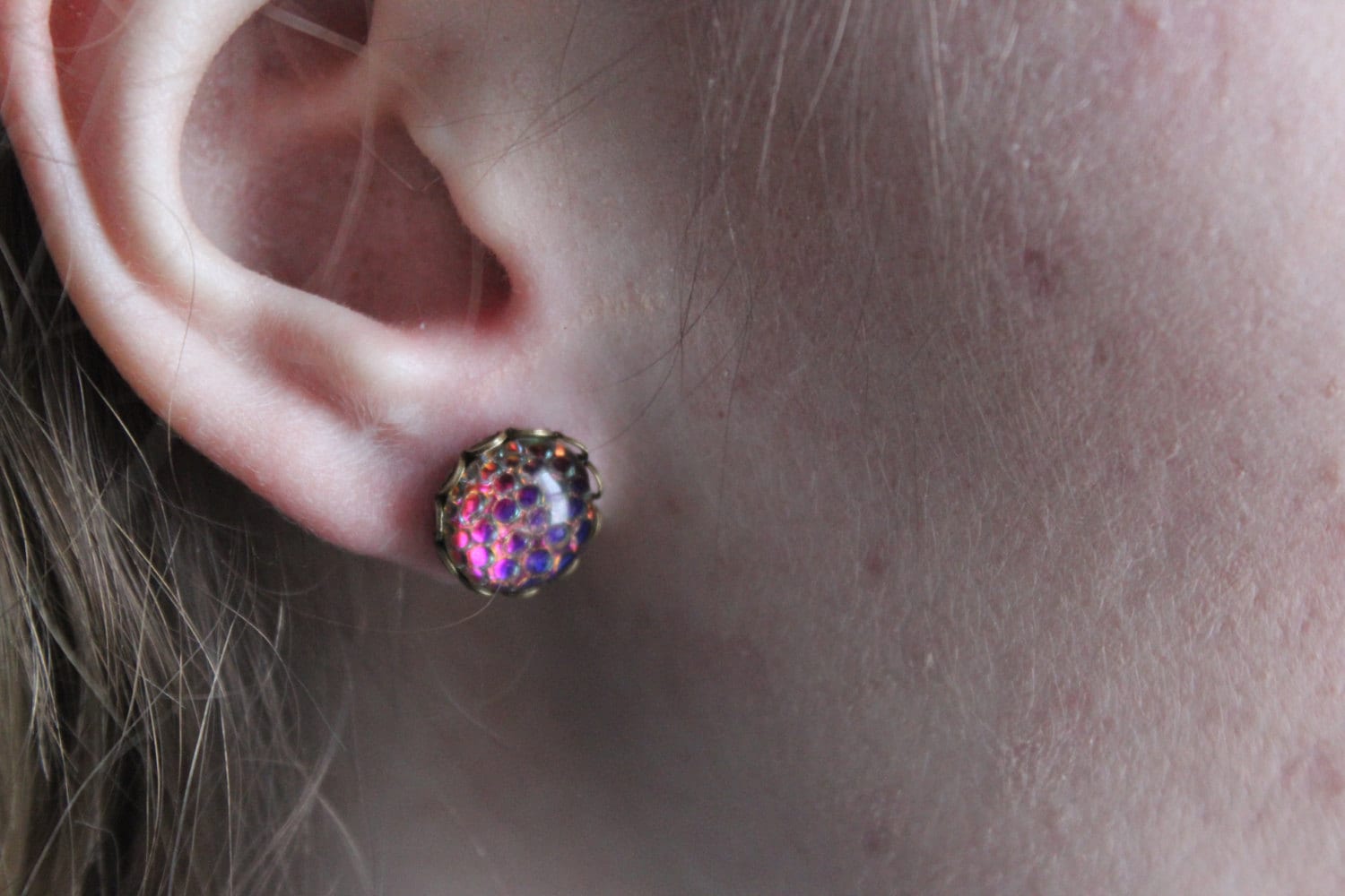 Drachenhaut Aus Spitze Ohrringe, Drachenauge Ohrstecker, Piercings, Mittelalter Hochzeit, Geschenke Unter 25, Geschenkgeschenk von artistiquejewelry