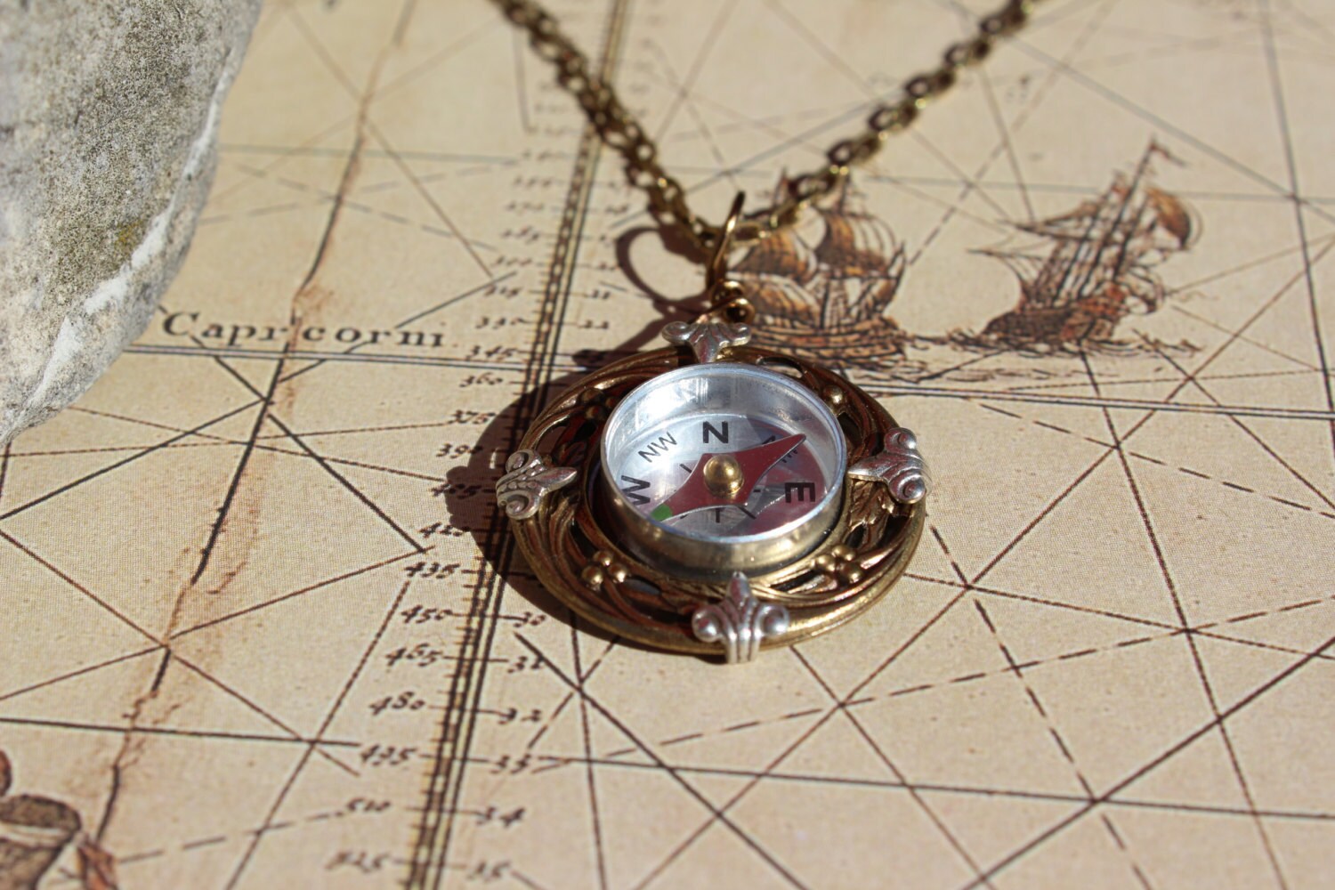 Goldene Kompass Halskette, Zurück in Die Schule, Anhänger, Steampunk, True North Hochzeit, Cosplay, Lehrer Geschenk von artistiquejewelry