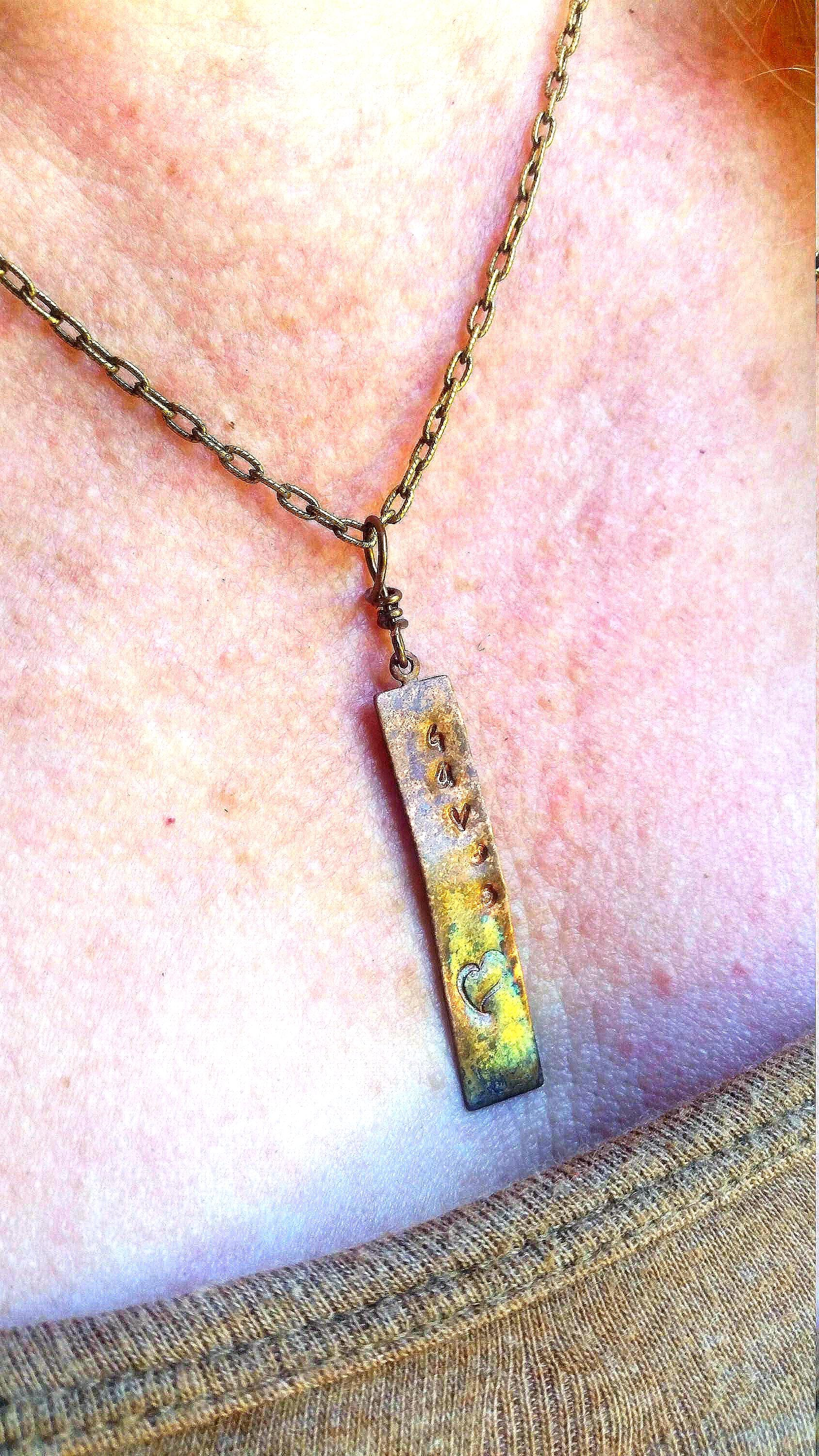 Personalisierte Halskette, Initialen Rustikale Rechteck Benutzerdefinierte Hand Gestempelt Hochzeit, Geburtstagsgeschenk, Weihnachtsideen von artistiquejewelry