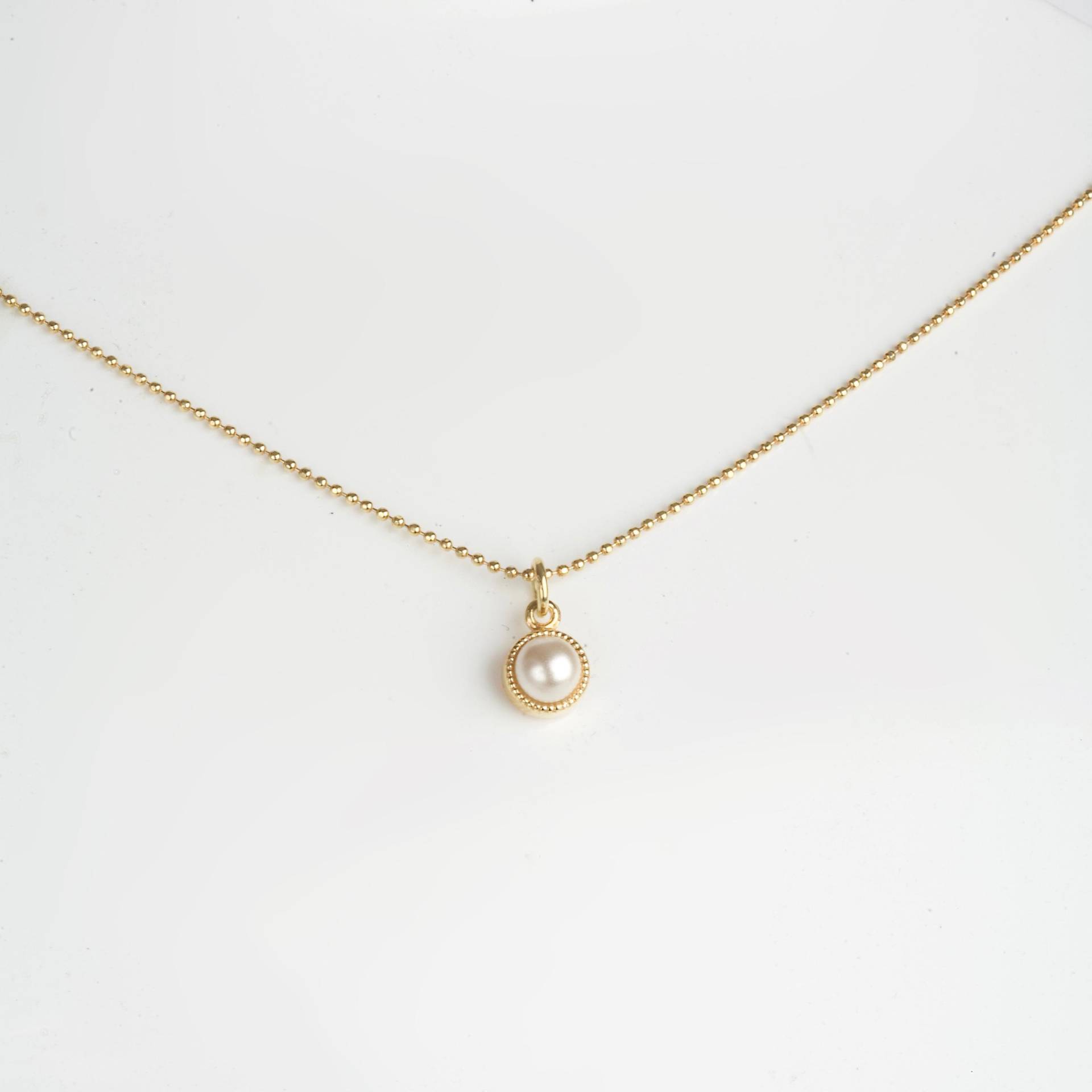 Artjany Goldene Halskette White Pearl Artjany Goldene Halskette White Pearl von artjany