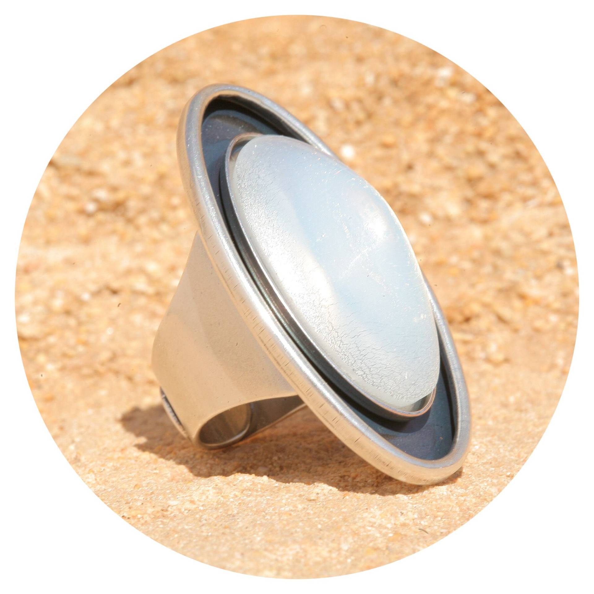 Artjany Ovaler Ring Silberweiss Opal Silber von artjany