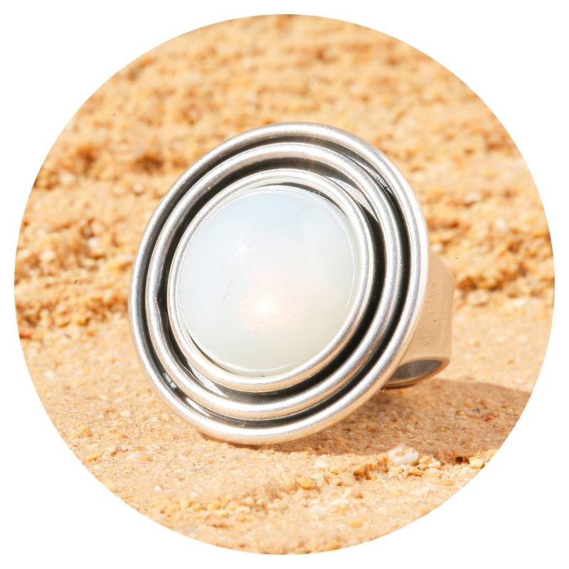 Artjany Ring Cabochon Rund White Opal Silber von artjany