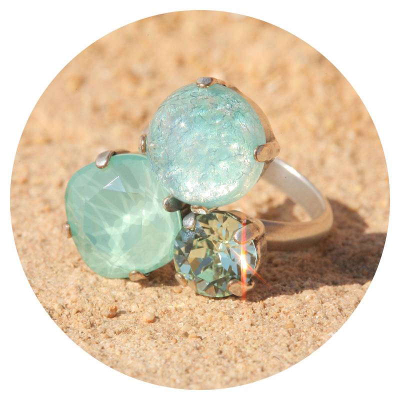 Artjany Ring Swarovski Crystals Mint Green Cabochon Mix Silber von artjany