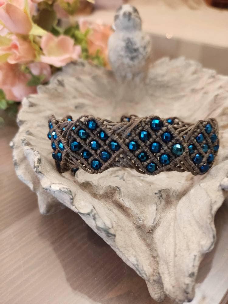 Makramee Armband Handgemachtes Mit Hämatit Perlen Makramee Armband Handgemachtes Mit Hämatit Perlen von artlighty