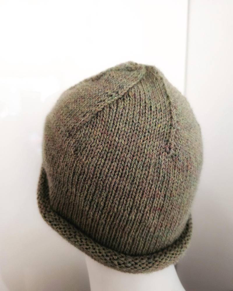 Angenehm Warm, Gemütlich Grün Melierte Rollrand-Woll-Mütze, Auch Als Scull - Oder Dockercap Tragbar von artmoShop