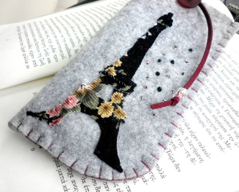 Graue Filz Brillenetui -Eiffelturm Etui -Weihnachtsgeschenk - Aus Filz- Graues Brillenetui- Geschenk Für Frauen- Frauen von artncreate