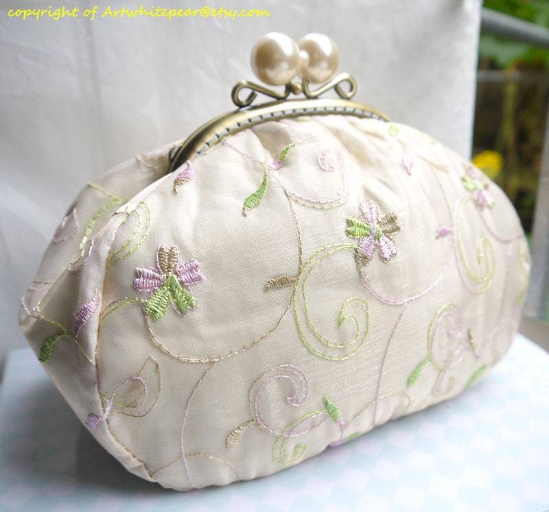 Perlen Bestickte Organza Kisslock Geldbörse Wristlet, Reiseaufbewahrungstasche, Brautjungfern Geschenk, Frauenhandtasche, Für Ihre von artwhitepear
