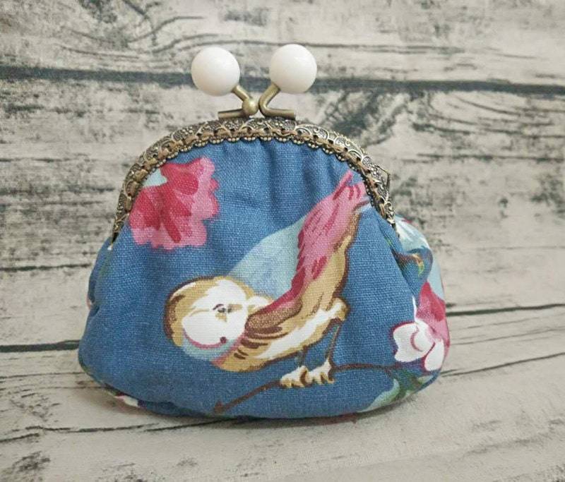 Vögel Kuss Lock Geldbörse, Rahmen Brieftasche, Snap Lippenstift Fall, Schmuck Kosmetik Make-Up Bluetooth Halter, Kopfhörer Ihr Geschenk von artwhitepear