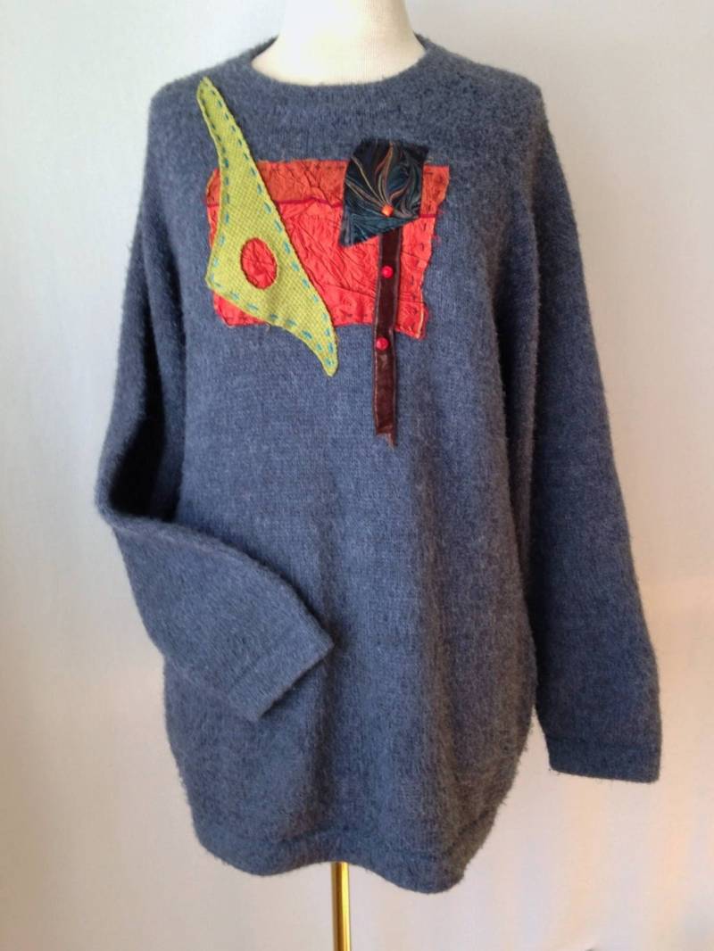 Upcycled Kaschmir Pullover Dinosaurier Collage Parasopholopus, Plus Größe, Tragbare Kunst, John Payne Nachhaltige Mode Archäologie Wissenschaft von artywear