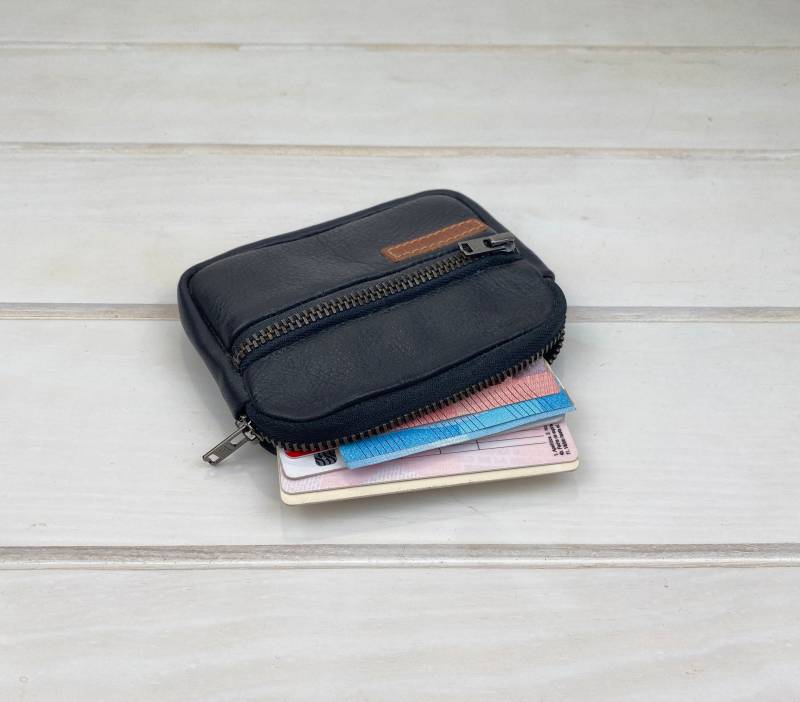 Funktionelle Geldbörse Aus Leder, Kleines Ledergeschenk, Geschenk Für Ihn, Kleine Reißverschlusstasche, Schwarze Lederbrieftasche, Väter, Echtes von aseismanos
