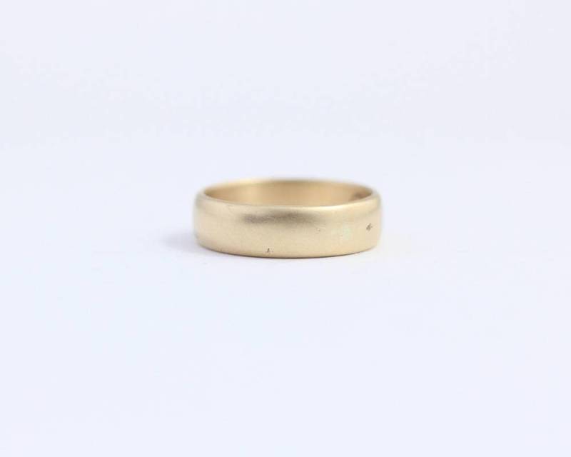 5 Mm Abgerundeter Ehering Eco-Friendly Neuseeland Ethical Yellow Beach Gold 5 Mm Abgerundeter Ehering Eco-Friendly Neuseeland Ethical Yellow Beach Gold von ashhilton
