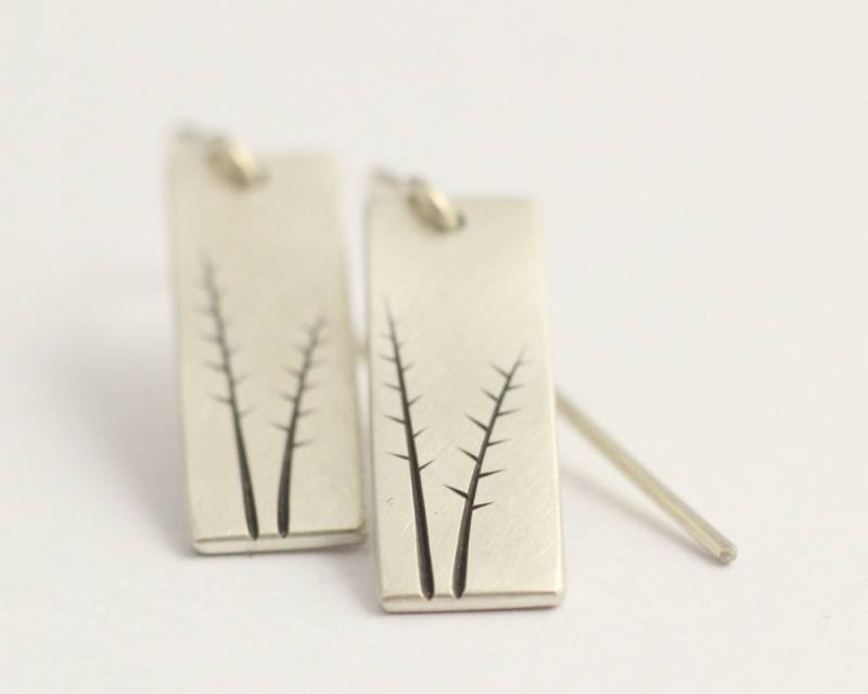 Tropfen Ohrringe in Sterling Silber Mit Flachs Blumen von ashhilton