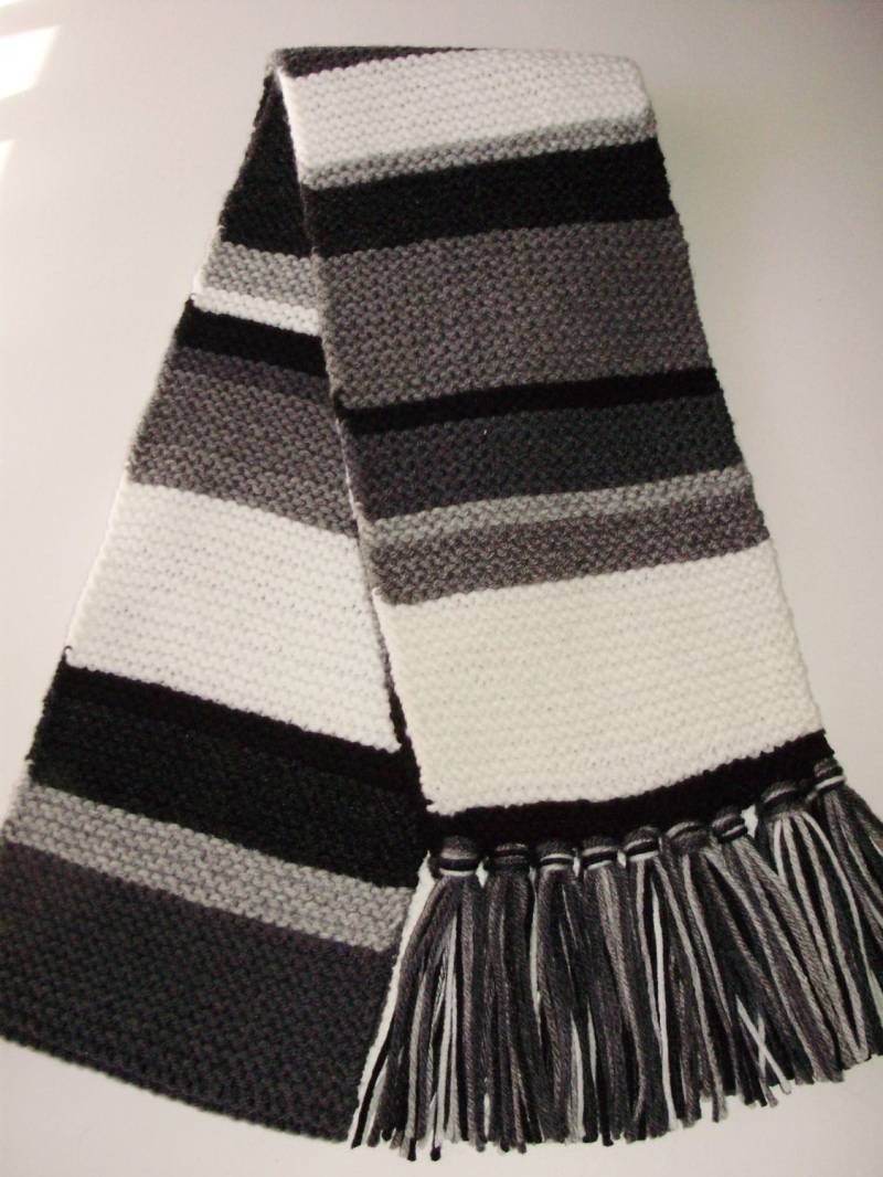 Mini Doctor Who Staffel 12-16/17 Schwarz/Weiß/Grau/Grau Style Schal Tom Baker Vierter Doktor Von Ashlee's Knits Cosplay Made2Order von ashleesknits