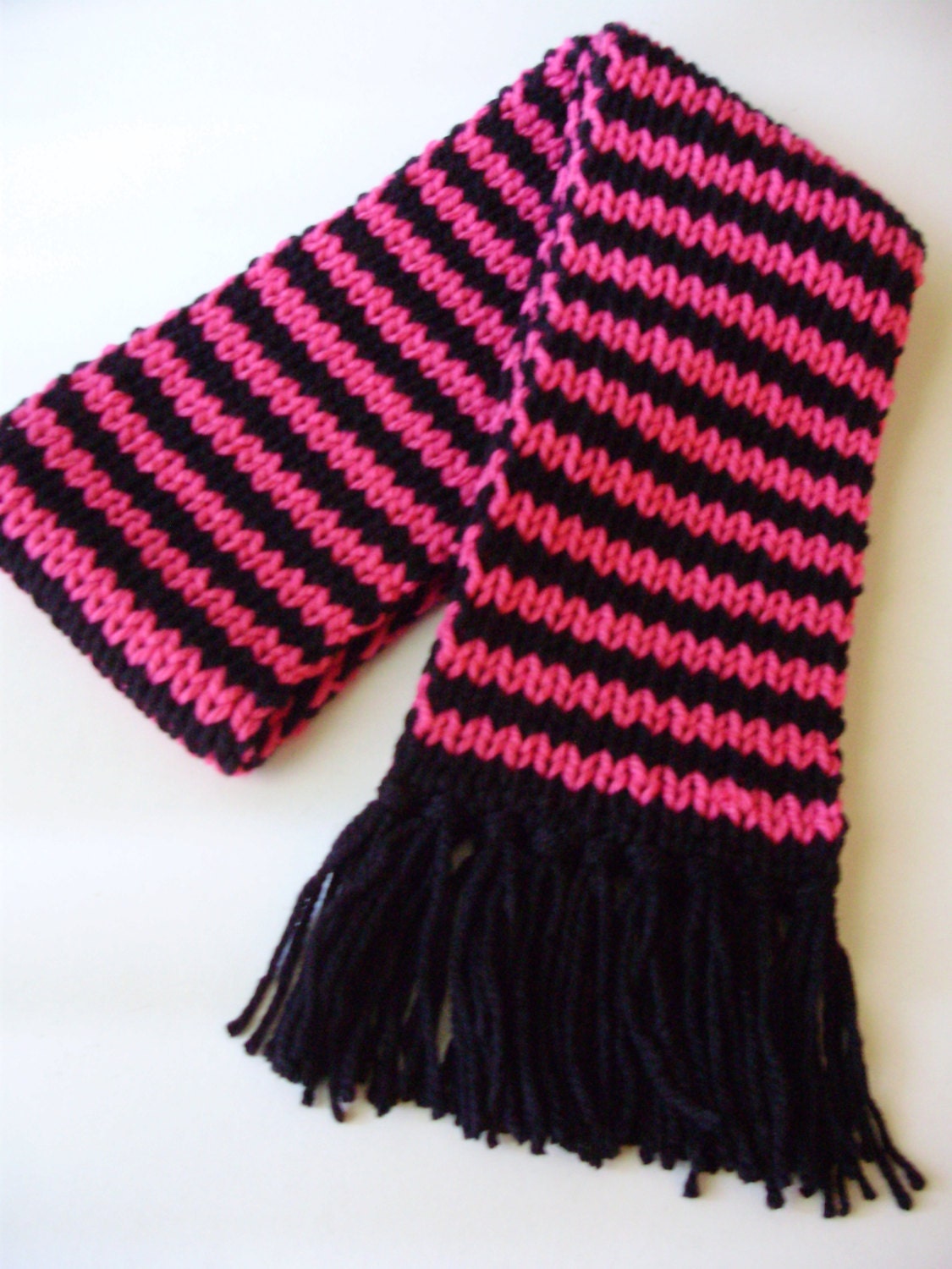 Molly Style Pink & Schwarz Chunky Striped Acrylic Schal Ashlee S Knits Sherlock Cosplay Made 2 von ashleesknits