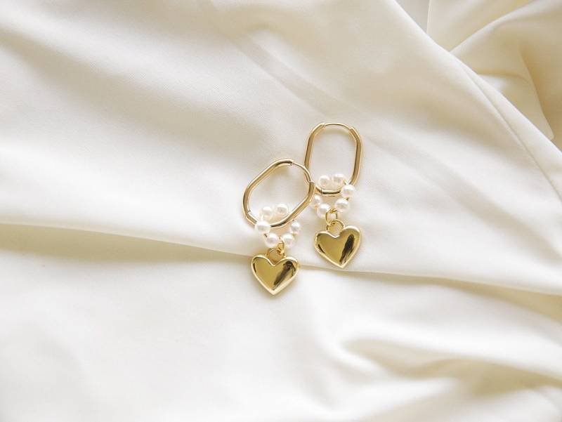 Herz Und Perle Ovale Ohrringe | Niedliche Goldene Herzchen Perlen Creolen Geschenk Für Sie Herz Und Perle Ovale Ohrringe | Niedliche Goldene Herzchen Perlen Creolen Geschenk Für Sie von ashlikitta