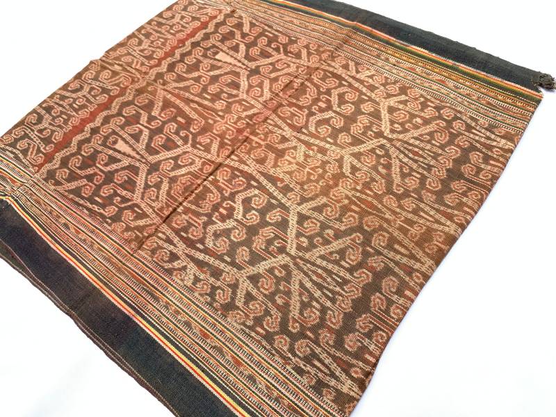 Seltener Buah Lang Hawk Muster Ikat Bidan Ritual Rock Sarong Damen Gewandung #98 von asiangallery