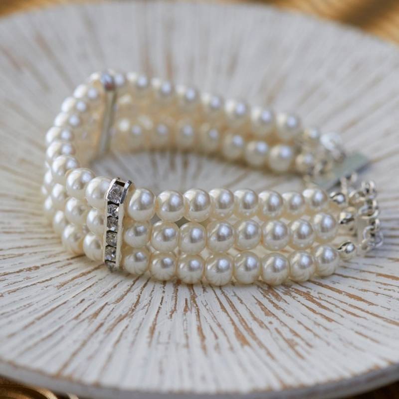 Elfenbein Perlen Armband Dreireihiger Strang Braut Manschette, Hochzeitsschmuck von asteriasbridal
