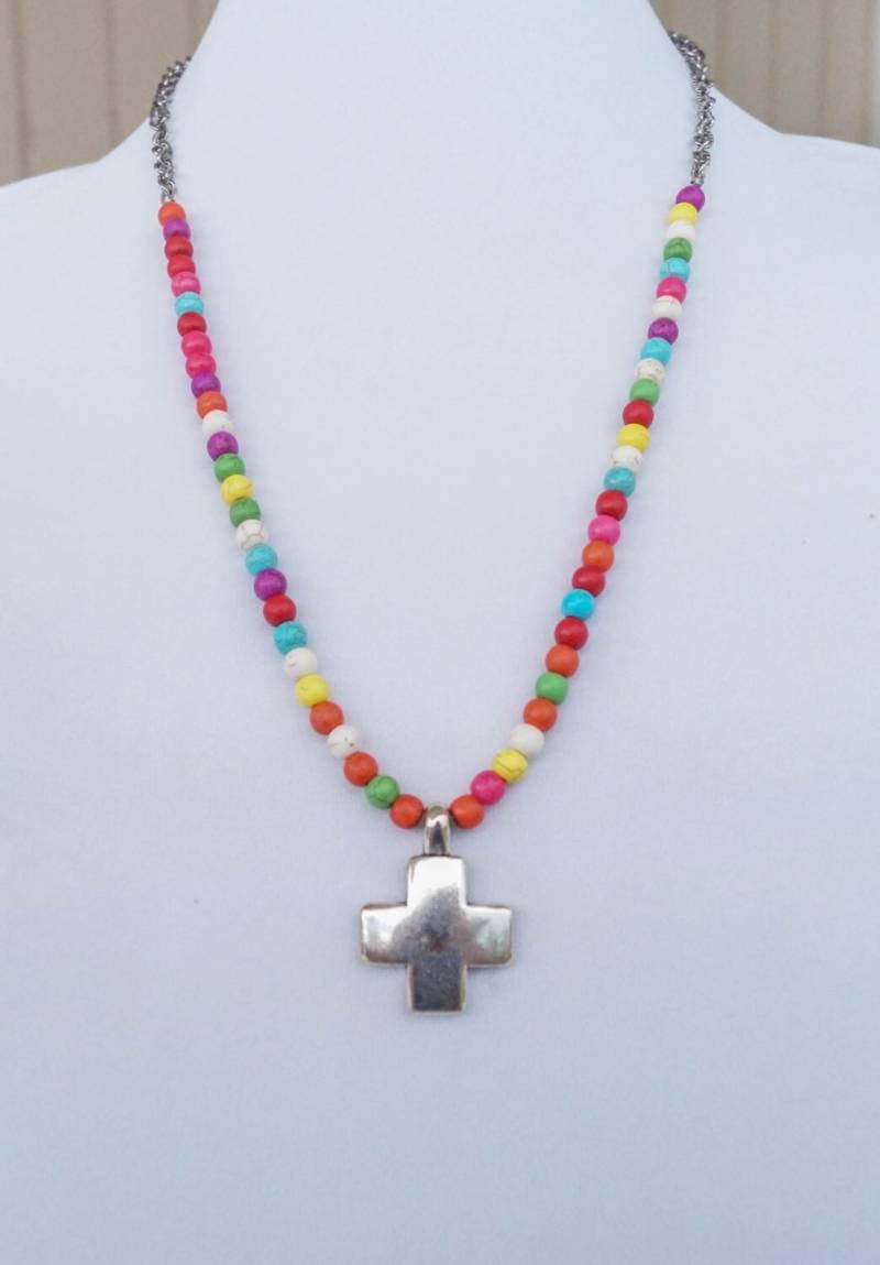 Howlith & Kreuz Halskette von atcreadinginthewoods