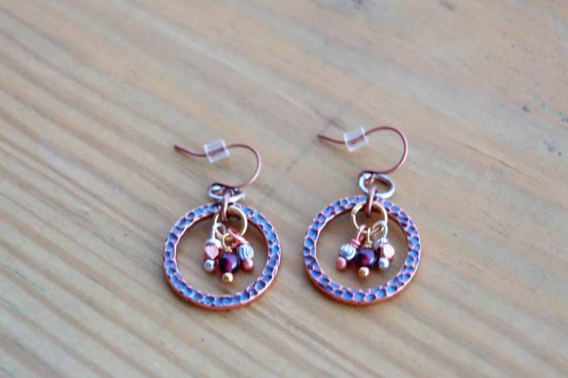 Kreis Kupfer Perlen Ohrringe Kreis Kupfer Perlen Ohrringe von atcreadinginthewoods