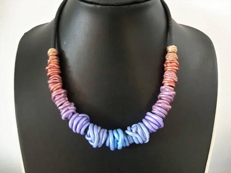Pastell Regenbogen Polymer Clay Draht Perlen Halskette von atelierJOKO