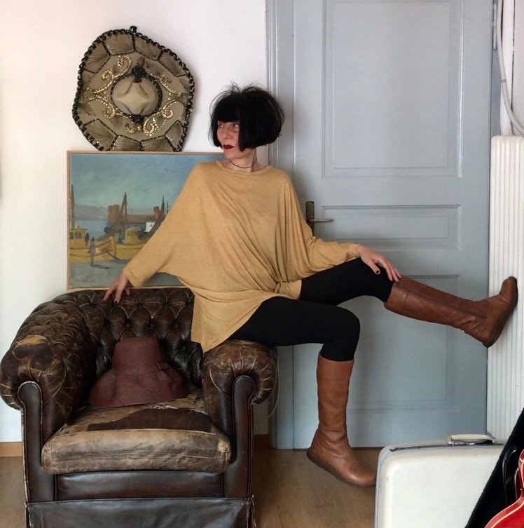 xxl-Kleidung - Übergroße Tunika Pullover in Übergröße Extra Großes Gelbes Oberteil Perfektes Weihnachtsgeschenk Lockeres Sweatshirt von atelierPop