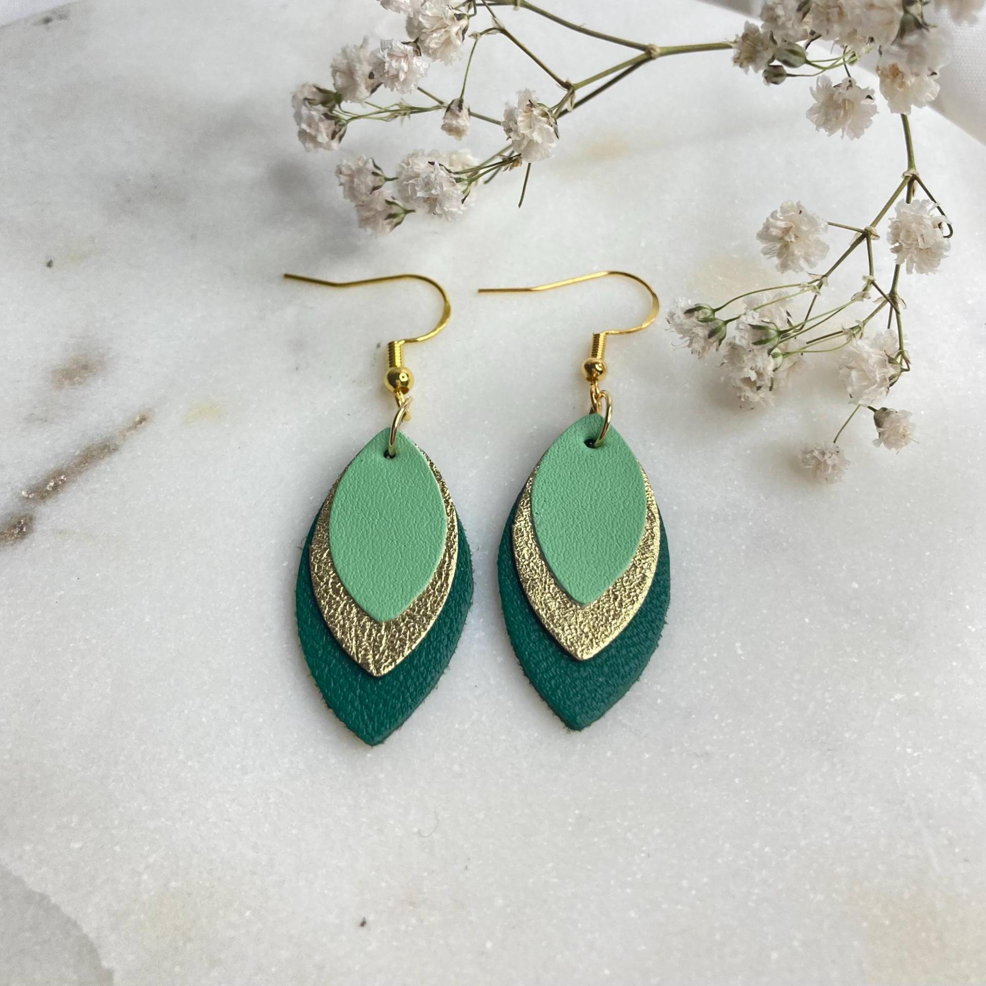 Blaue "Blütenblatt" Lederohrringe - Ohrringe Lederschmuck Leder von ateliercreacile