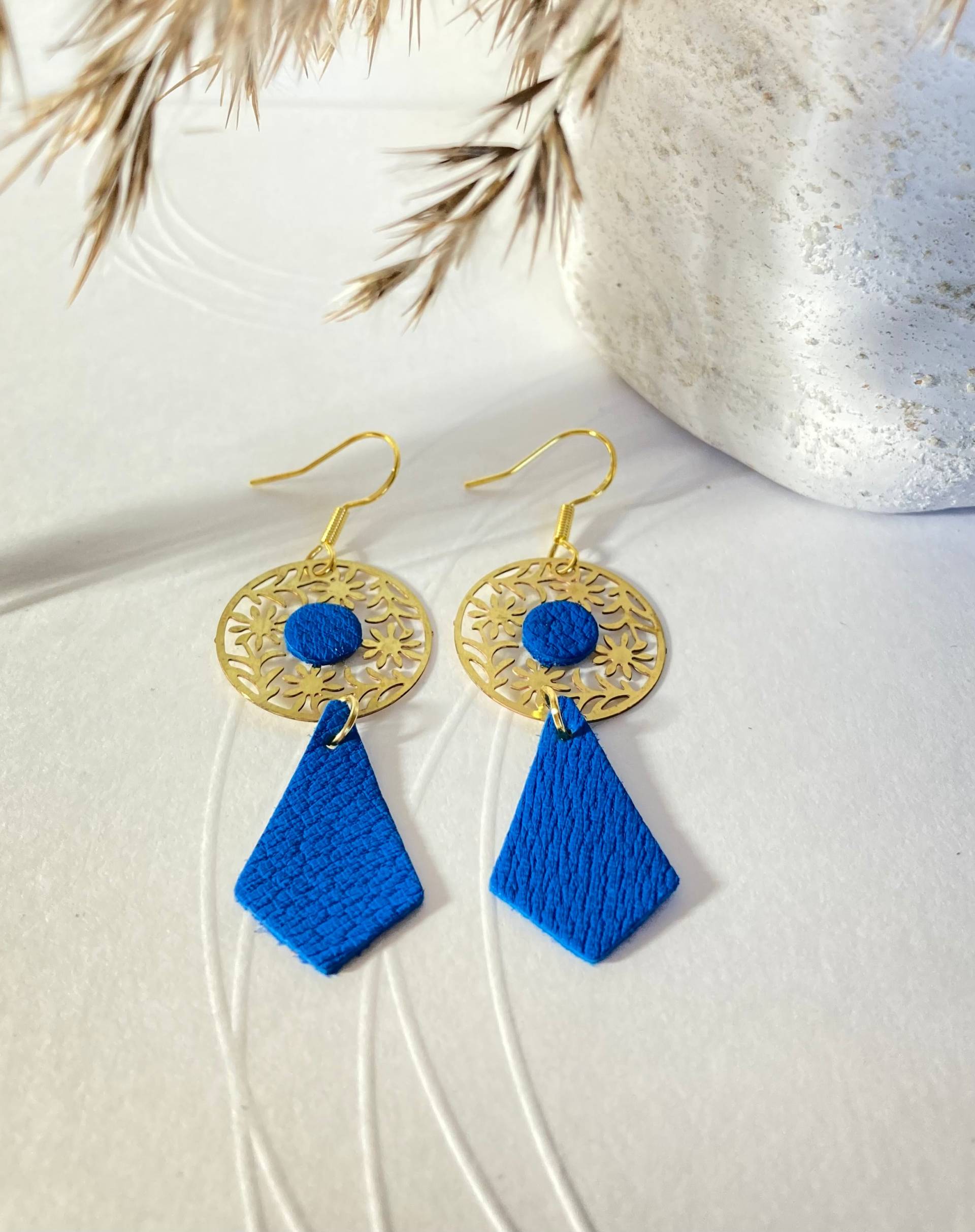 Lederohrringe - Ohrringe Lederschmuck Blume Leder von ateliercreacile