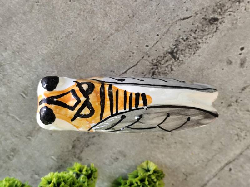 Alte Keramik Zikadenbrosche von atelierdemadamerose