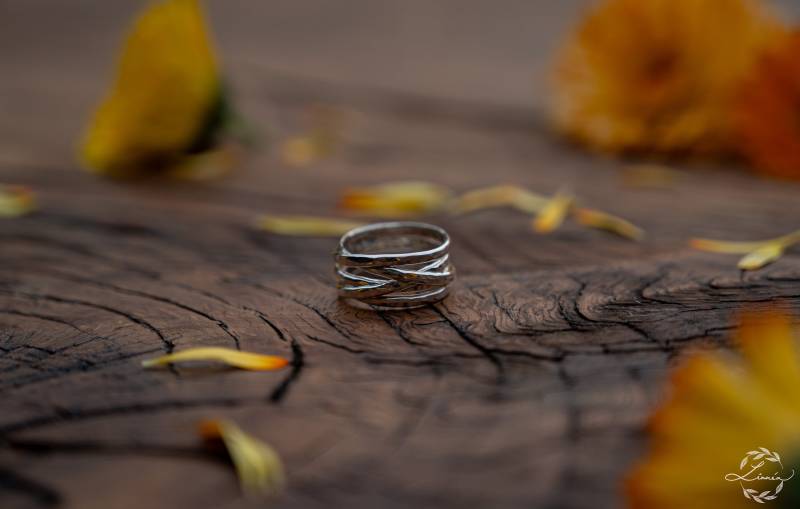 Breiter Wickelring Aus Sterlingsilber Mit Gehämmerter Struktur Von Atelier Linnéa Breiter Wickelring Aus Sterlingsilber Mit Gehämmerter Struktur Von Atelier Linnéa von atelierlinnea