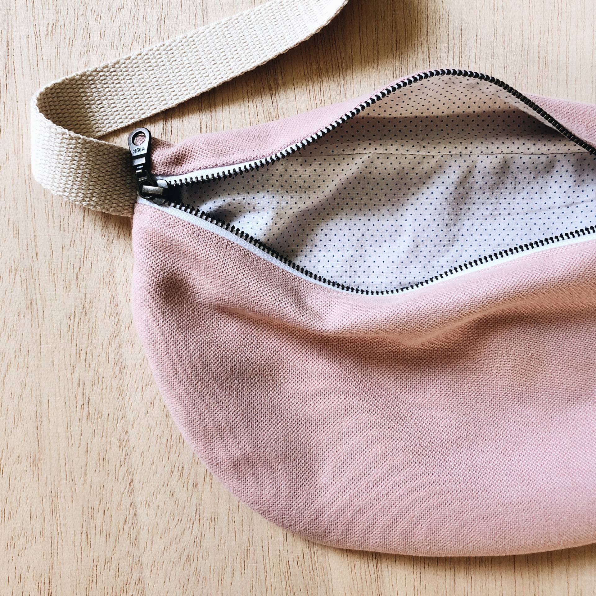 Rosa Gürteltasche von ateliervingtsept