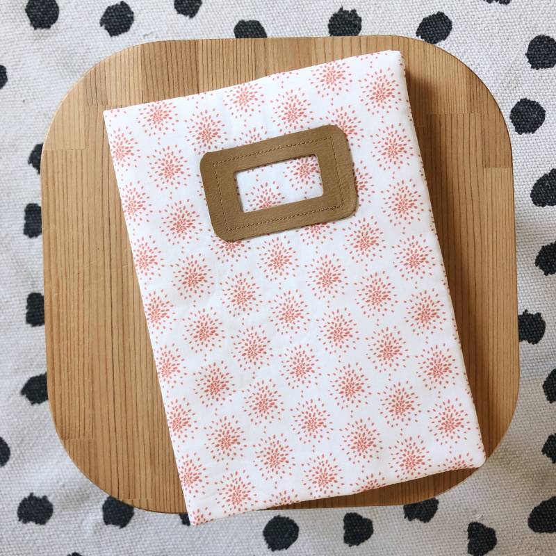 Gesundheitsbuchcover Blütenblätter Gesundheitsbuchcover Blütenblätter von ateliervingtsept