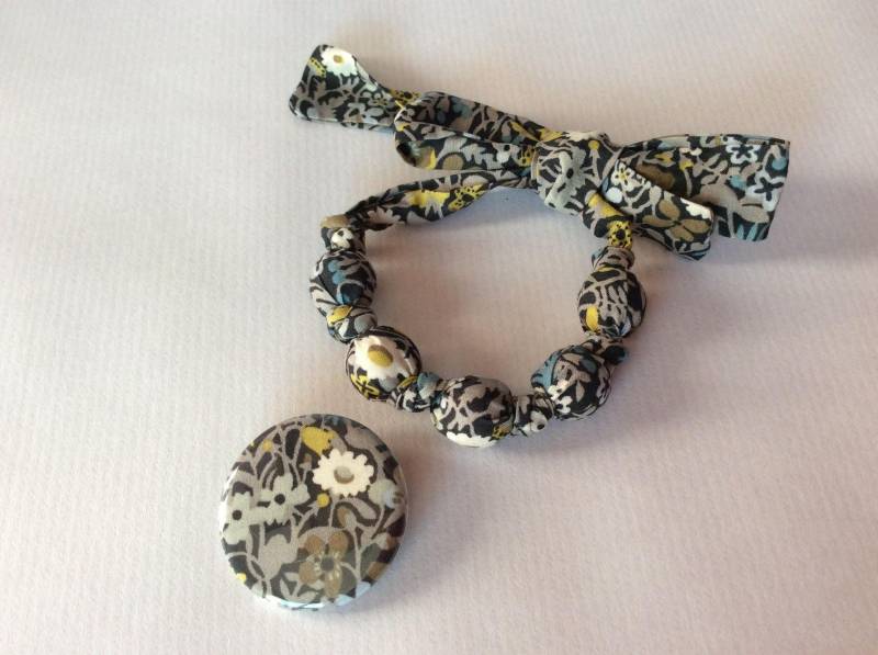 Armband Und Abzeichen Liberty Fitzgerald Taupe Armband Und Abzeichen Liberty Fitzgerald Taupe von auboutdufililya