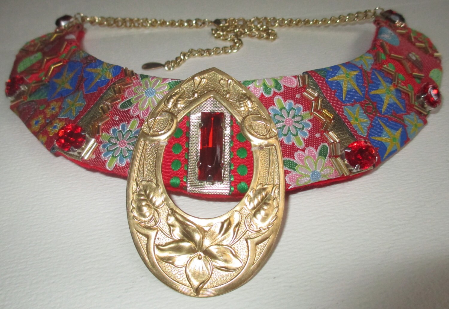 Clearance Halsband Halskette Rot Lame Bänder Perlen Deko Messing Stempeln Clearance Halsband Halskette Rot Lame Bänder Perlen Deko Messing Stempeln von audreymivey