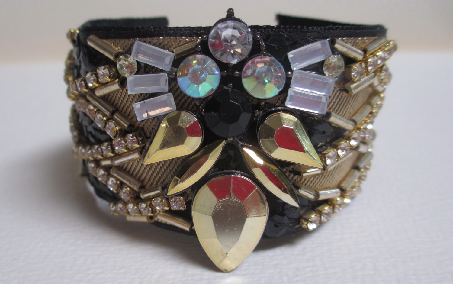 Clearancecuff Armband Schwarz Gold Pailletten Strass Perlen Art Deco Clearancecuff Armband Schwarz Gold Pailletten Strass Perlen Art Deco von audreymivey
