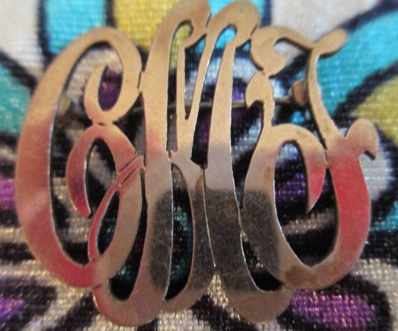 Weinlese-Erste Monogramm Goldtone Brosche "cmf" Weinlese-Erste Monogramm Goldtone Brosche "cmf" von audreymivey