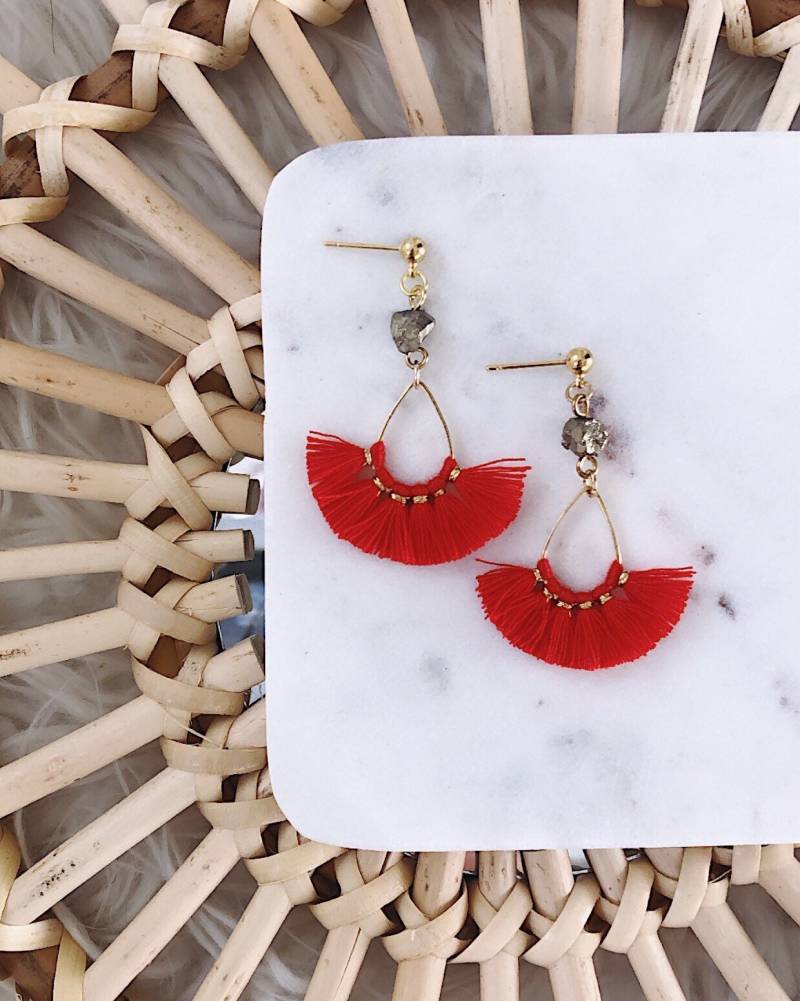 Pyrit Stein L Quaste Ohrringe Böhmen Minimalistisch von augustandjewelsco